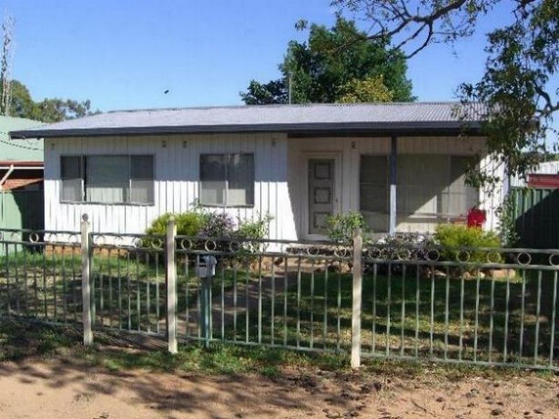 1 Patterson Avenue, Young NSW 2594