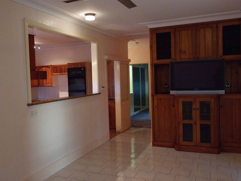 11 White Street, Young NSW 2594