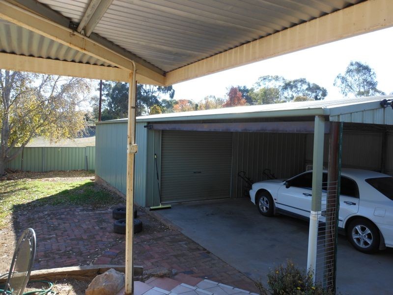 7 Jimmy Noonan Place, Young NSW 2594