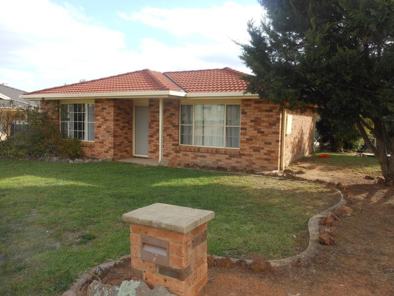 7 Jimmy Noonan Place, Young NSW 2594