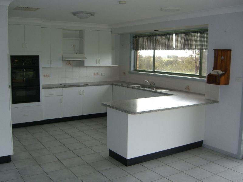 40 Byrne Avenue, Young NSW 2594