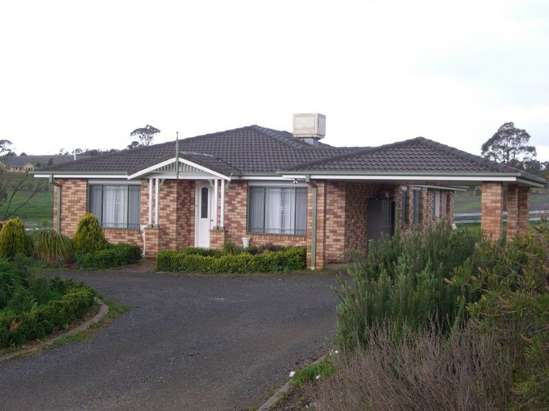 40 Byrne Avenue, Young NSW 2594