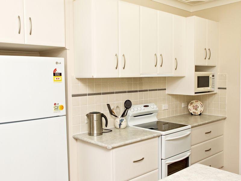 16 Toompang Street, Young NSW 2594
