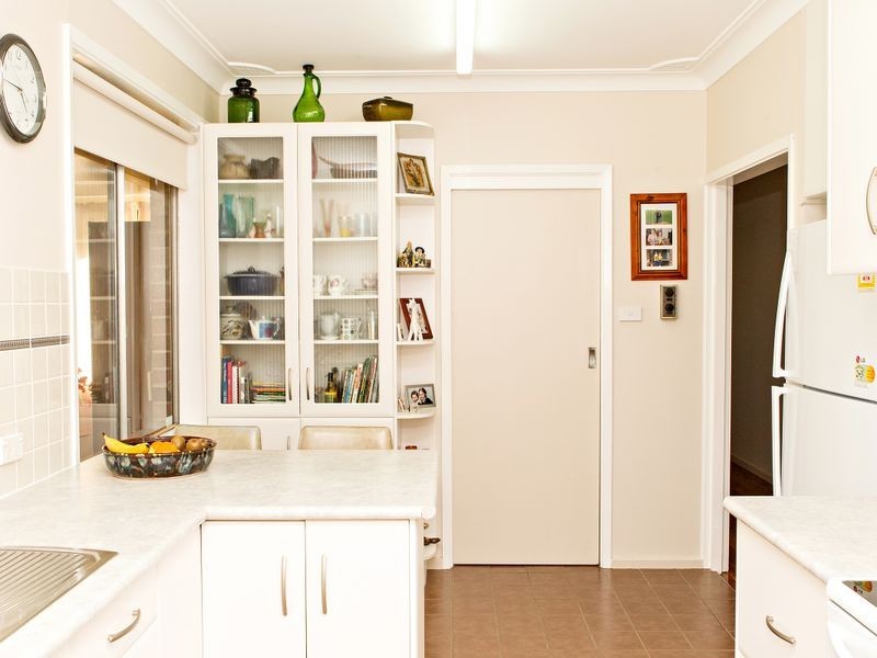 16 Toompang Street, Young NSW 2594