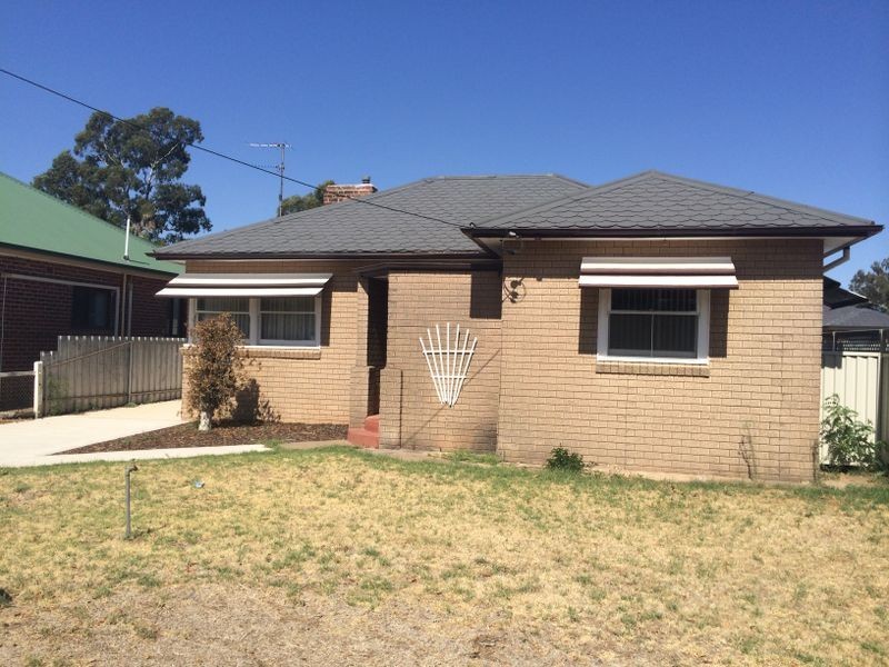 24A Binalong Street, Young NSW 2594