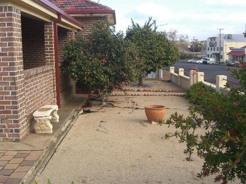 14 Clarke Street, Young NSW 2594
