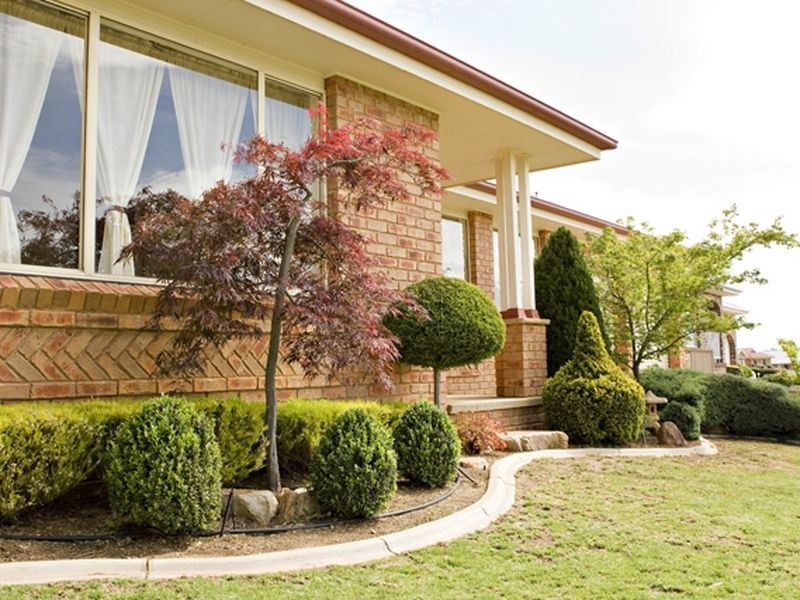 2 Pineview Circuit, Young NSW 2594