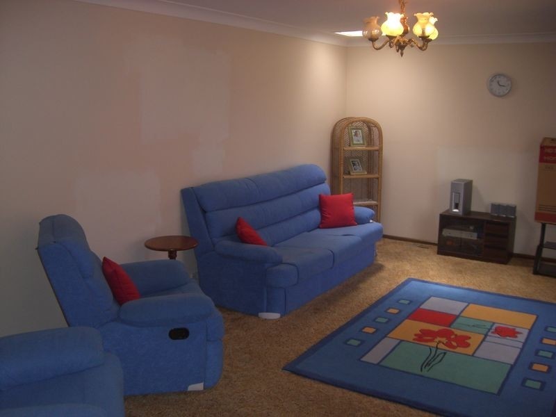 11 Keevil, Young NSW 2594