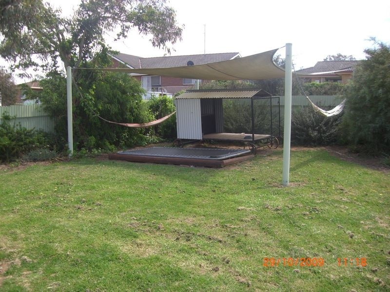 11 Keevil, Young NSW 2594