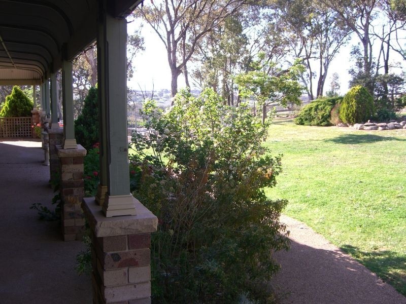 70 Roberts Road, Young NSW 2594