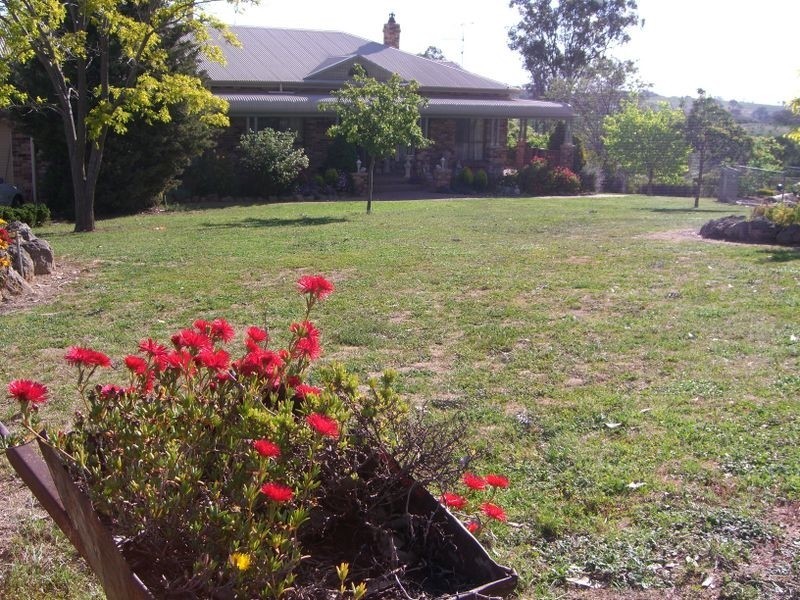 70 Roberts Road, Young NSW 2594