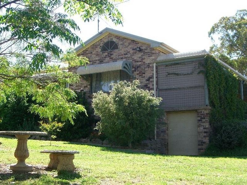 70 Roberts Road, Young NSW 2594