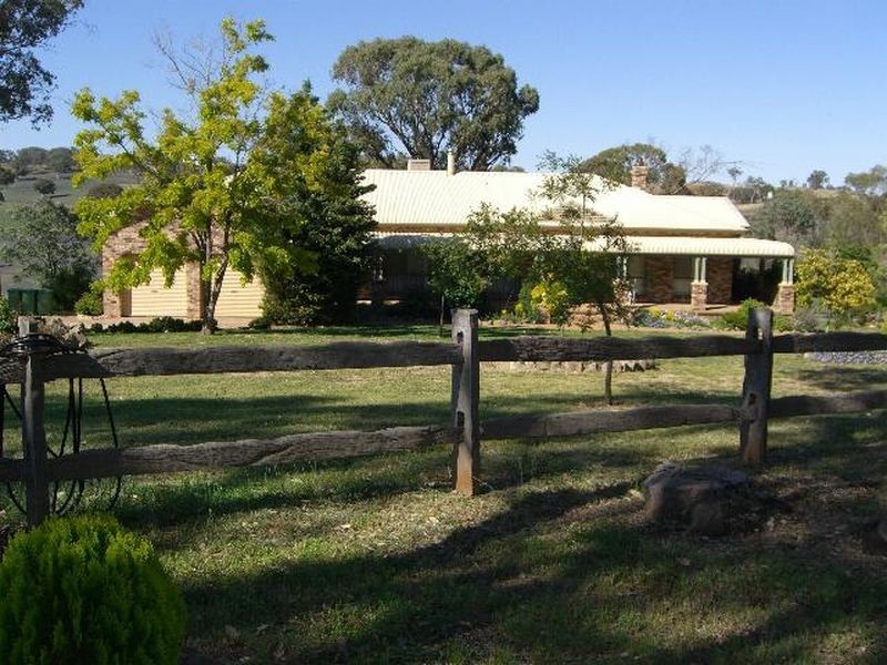 70 Roberts Road, Young NSW 2594