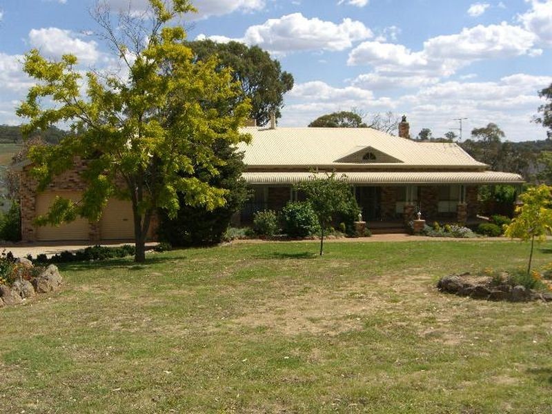 70 Roberts Road, Young NSW 2594