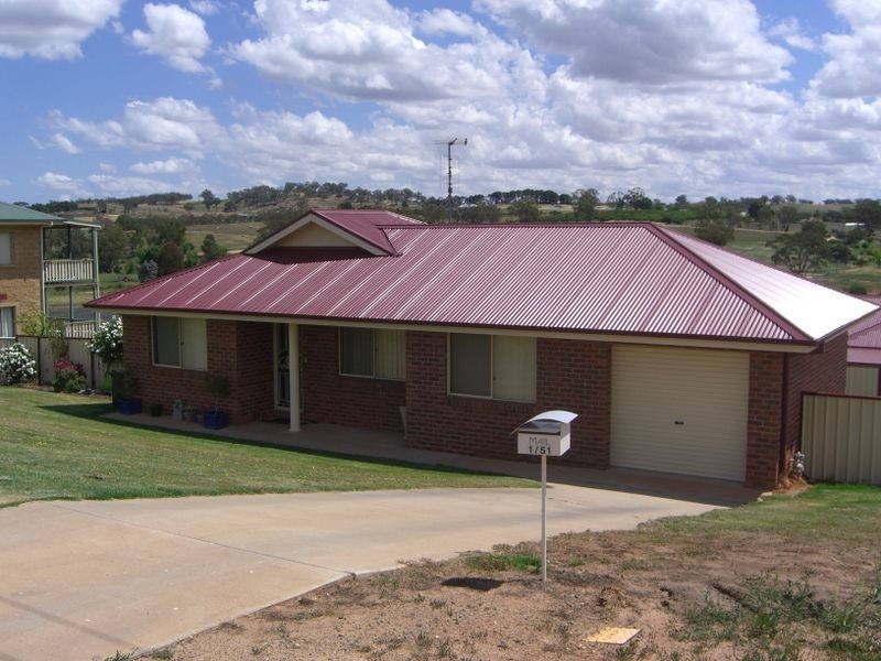 1/51 Templemore Street, Young NSW 2594