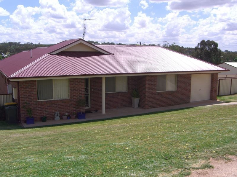 1/51 Templemore Street, Young NSW 2594