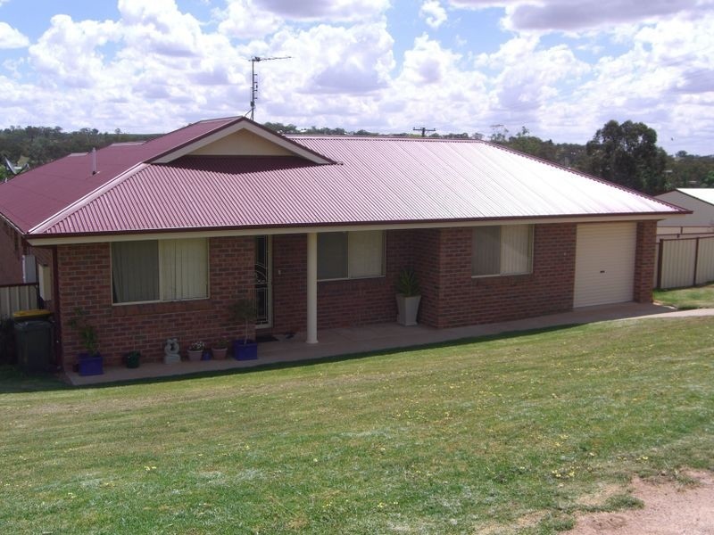 1/51 Templemore Street, Young NSW 2594
