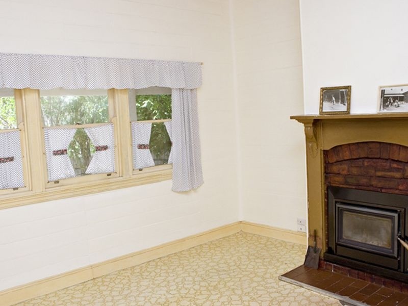 131 Albury Street, Harden NSW 2587