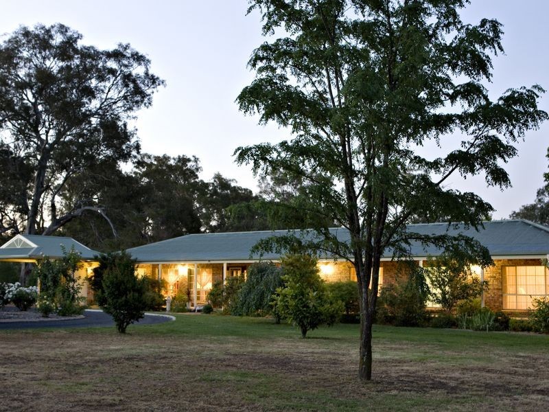 226 Willawong Street, Young NSW 2594