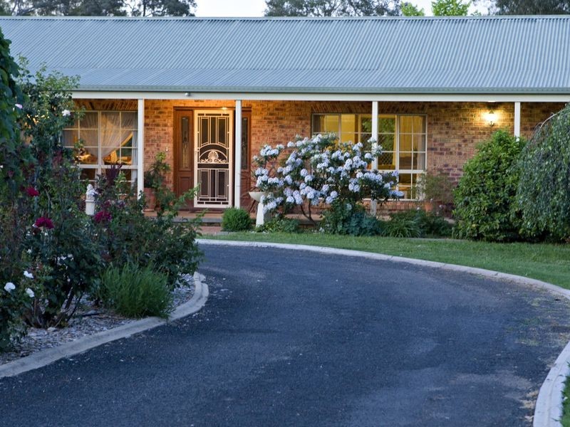 226 Willawong Street, Young NSW 2594