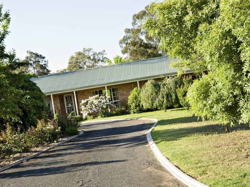 226 Willawong Street, Young NSW 2594