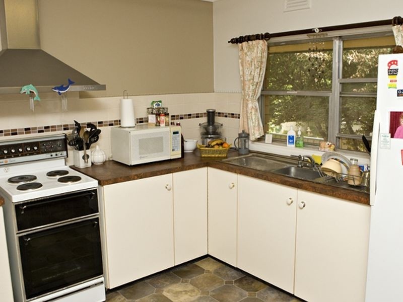 56 Nasmyth, Young NSW 2594