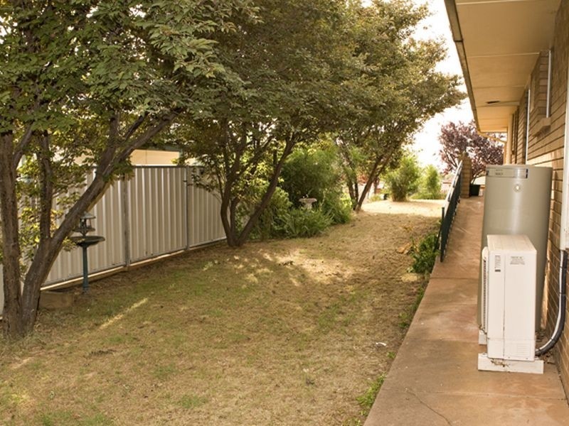 56 Nasmyth, Young NSW 2594