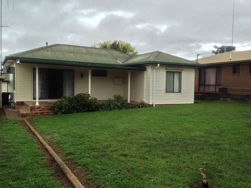 98 Wombat Street, Young NSW 2594