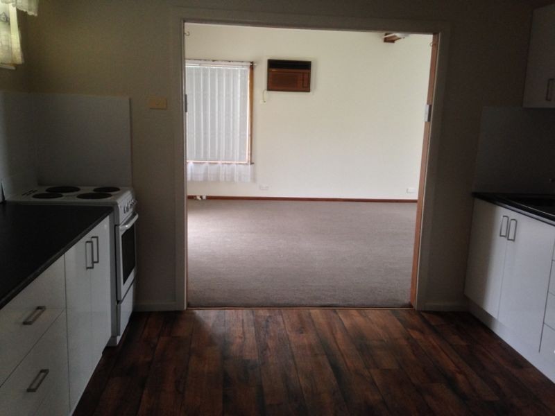 98 Wombat Street, Young NSW 2594