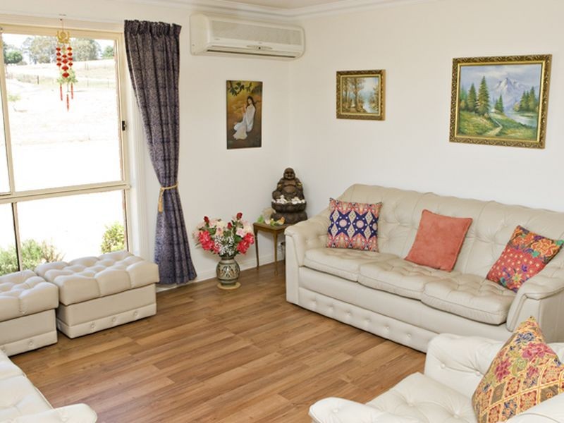 52 Newtons Rd, Young NSW 2594