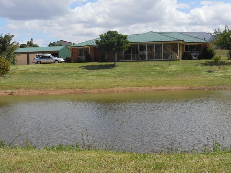 52 Newtons Rd, Young NSW 2594