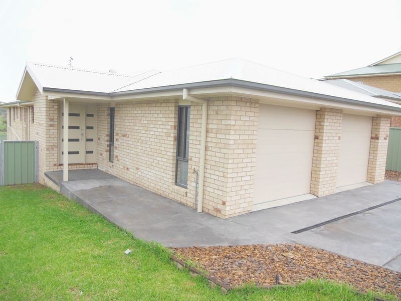 55B Templemore, Young NSW 2594