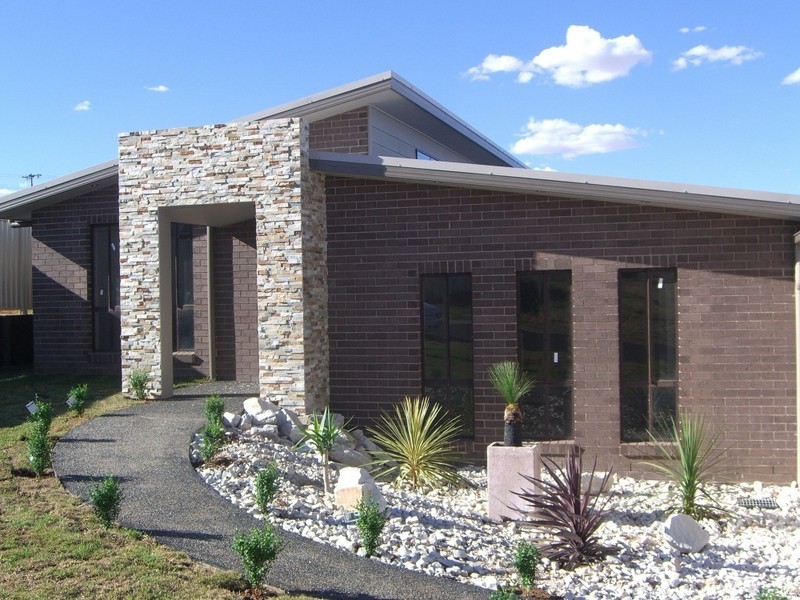 2 Jordan Place, Young NSW 2594
