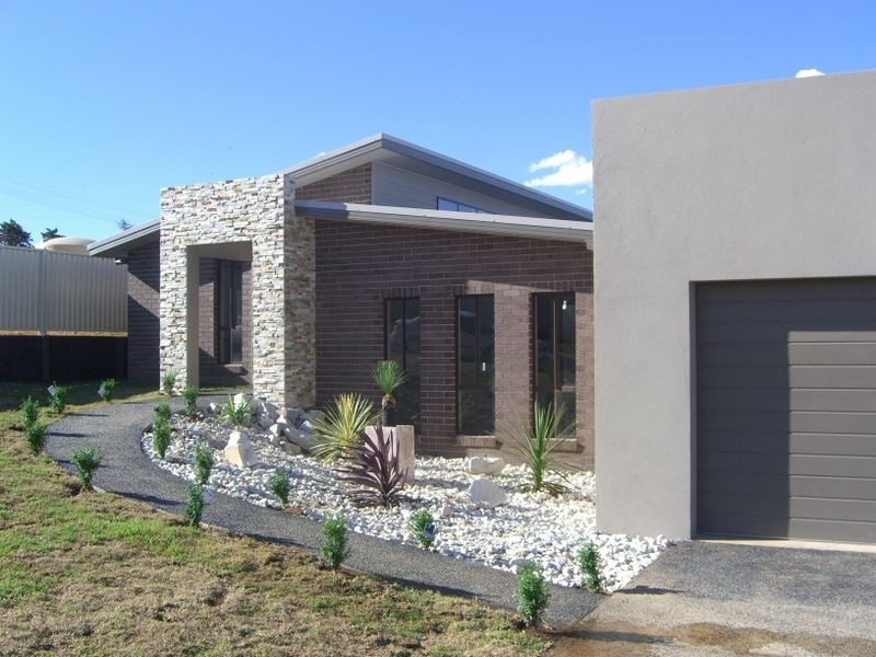 2 Jordan Place, Young NSW 2594