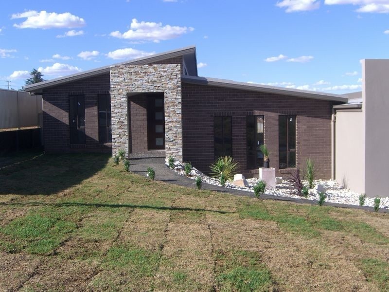2 Jordan Place, Young NSW 2594