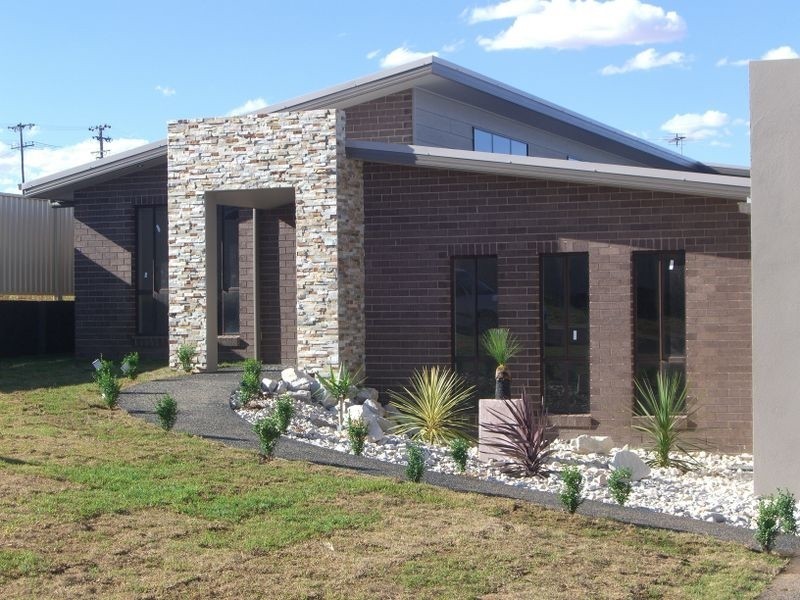 2 Jordan Place, Young NSW 2594