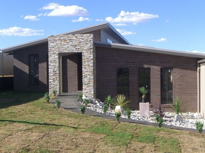 2 Jordan Place, Young NSW 2594