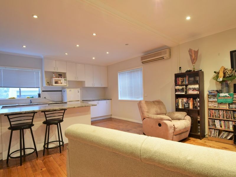 5 Lachlan Close, Young NSW 2594