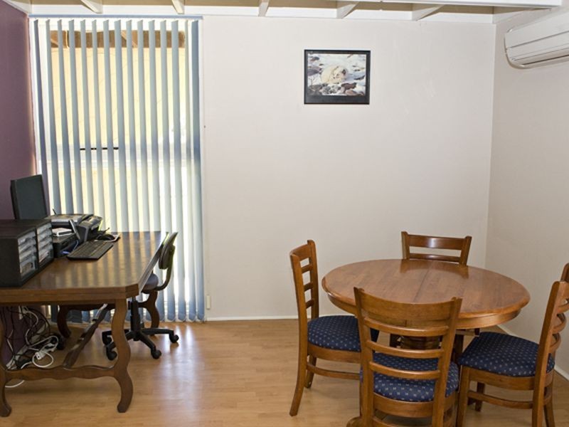 15 Willawong Street, Young NSW 2594