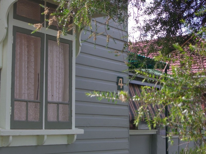 4 McLerie, Young NSW 2594