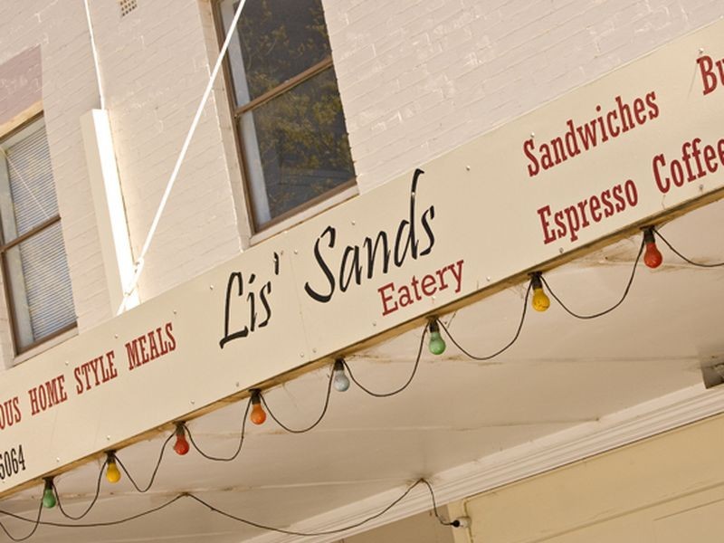 Lis’ Sands, Young NSW 2594