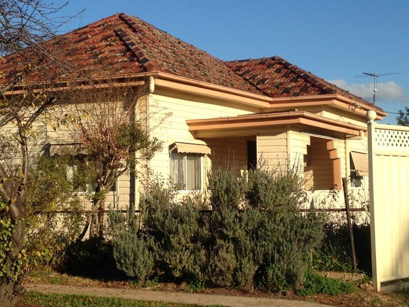 22 Elizabeth Street, Young NSW 2594