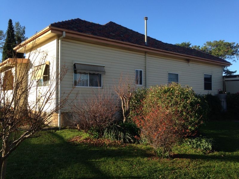 22 Elizabeth Street, Young NSW 2594