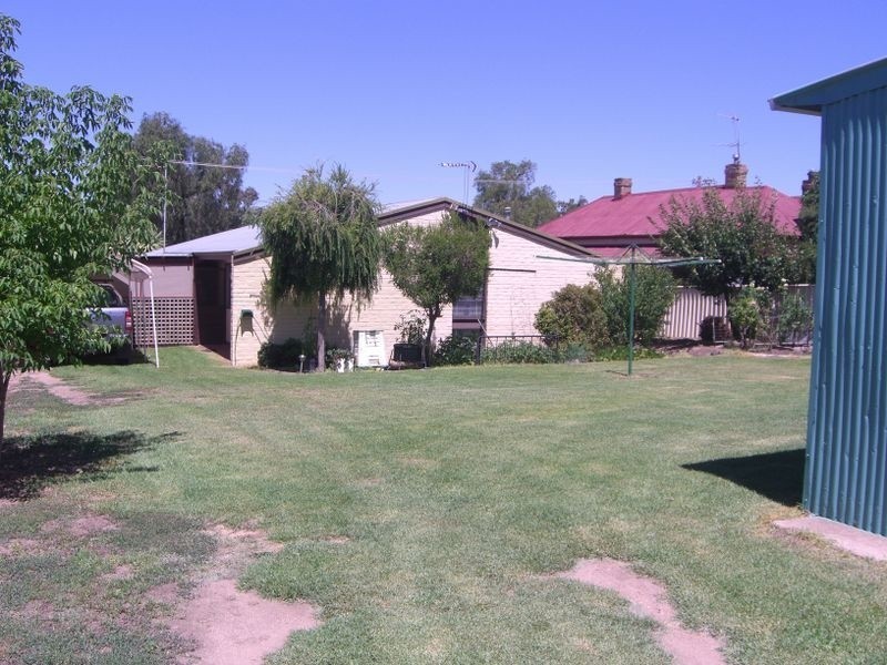 45 Murringo Street, Young NSW 2594