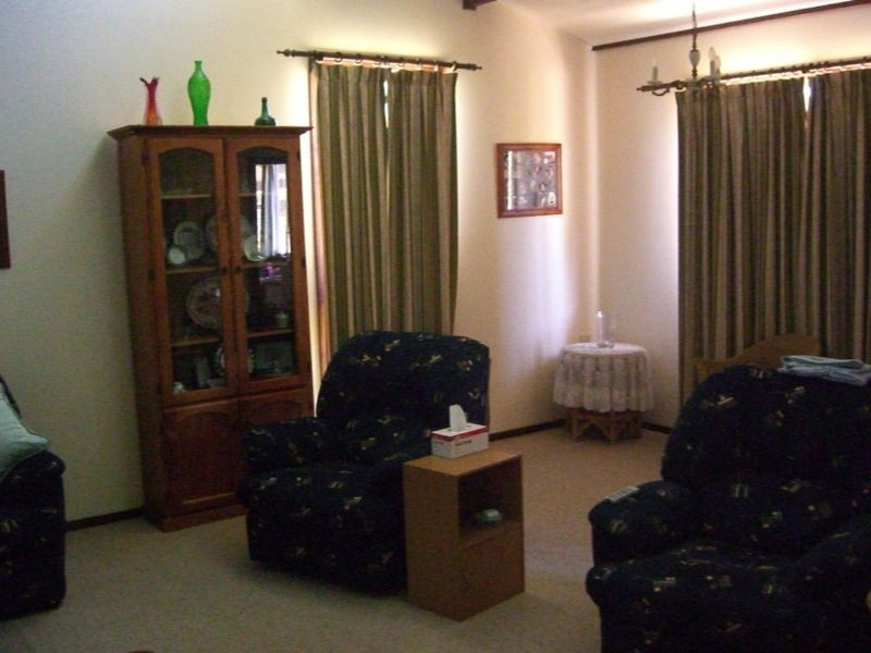 45 Murringo Street, Young NSW 2594