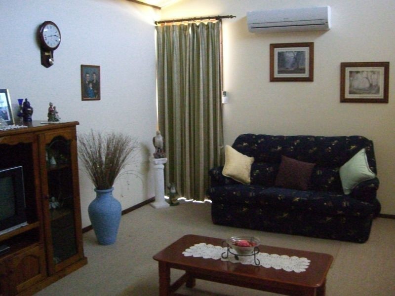 45 Murringo Street, Young NSW 2594