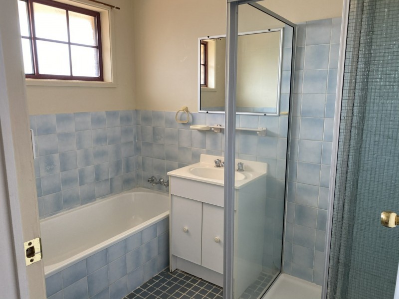 Unit 1/17 Miro Street, Young NSW 2594