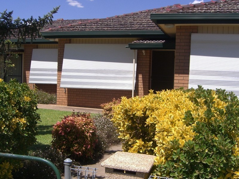 16 Clarke Street, Young NSW 2594