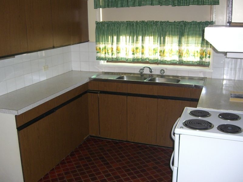 16 Clarke Street, Young NSW 2594