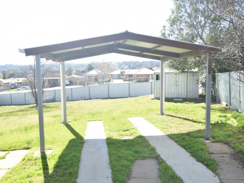 123 Berthong Street, Young NSW 2594